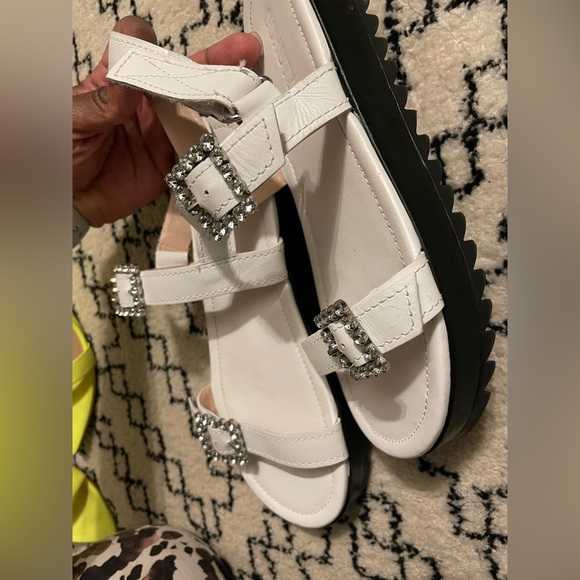 Sandals - Picture 3 of 4